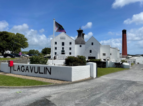 Lagavulin distillery