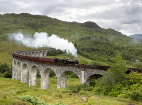 Jacobite train at Glenfinnan