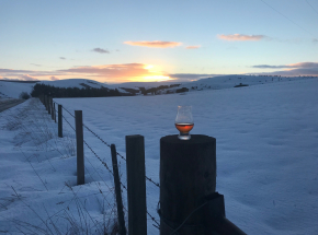 Beautiful winter sunset with a dram...